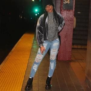 Meet your Posher, Courtney